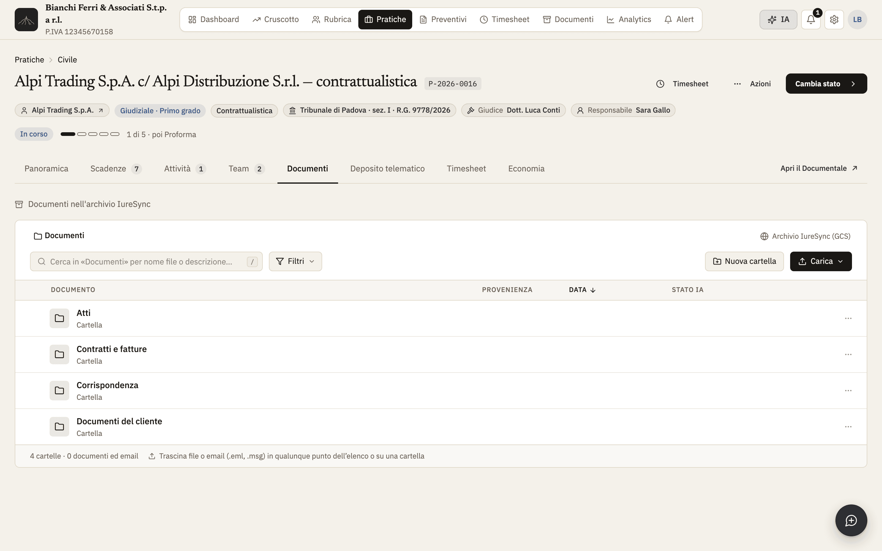 Le cartelle di una pratica in IureSync: atti, contratti e fatture, corrispondenza, documenti del cliente.